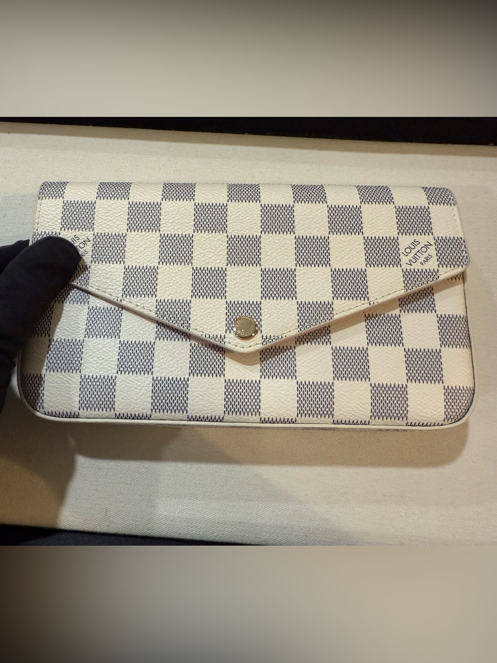 DHgate Cream Check pochette